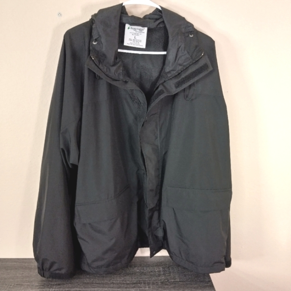 Frogg Toggs men's black jacket EUC Size L Hooded.